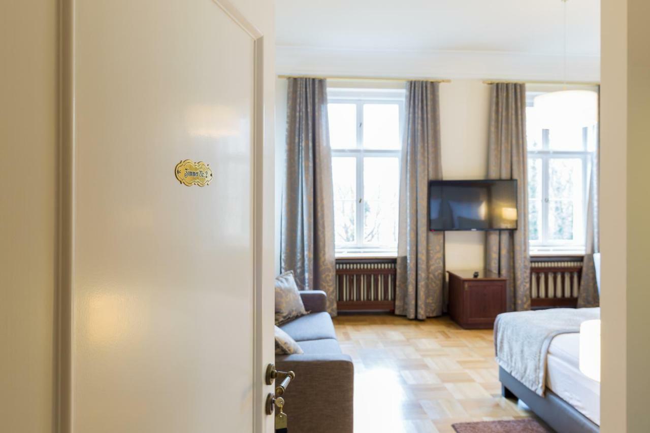 Hotel Villa Altenburg Possneck Exterior photo